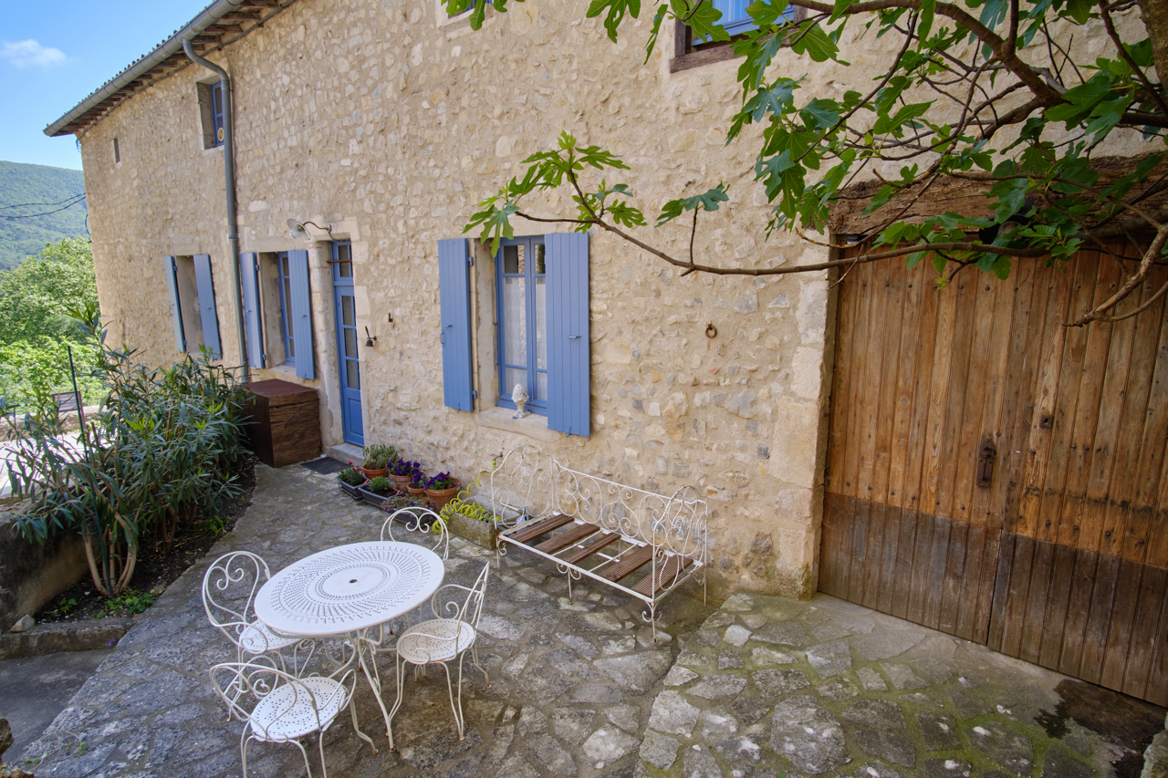 MIRMANDE - MAISON DE VILLAGE - 200 M2 